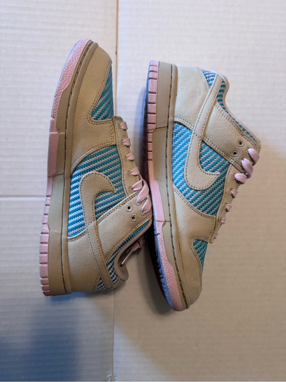 Nike Dunk Low Heat Wave size 9 women pink and blue HF5077-902